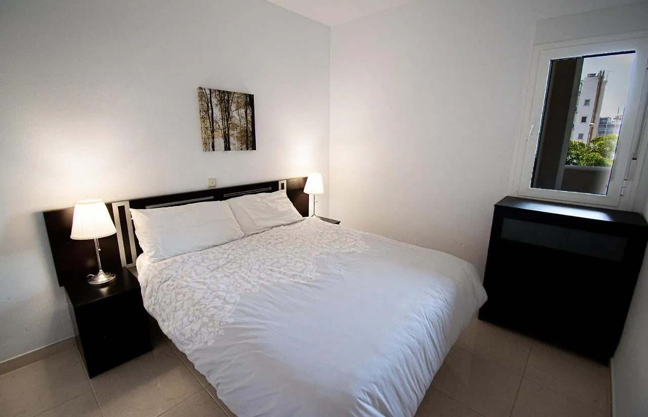 Benal Beach Superb Beach Front 1 Bedroom Apartment, Sleeps 5 Benalmadena 0*,  Spain